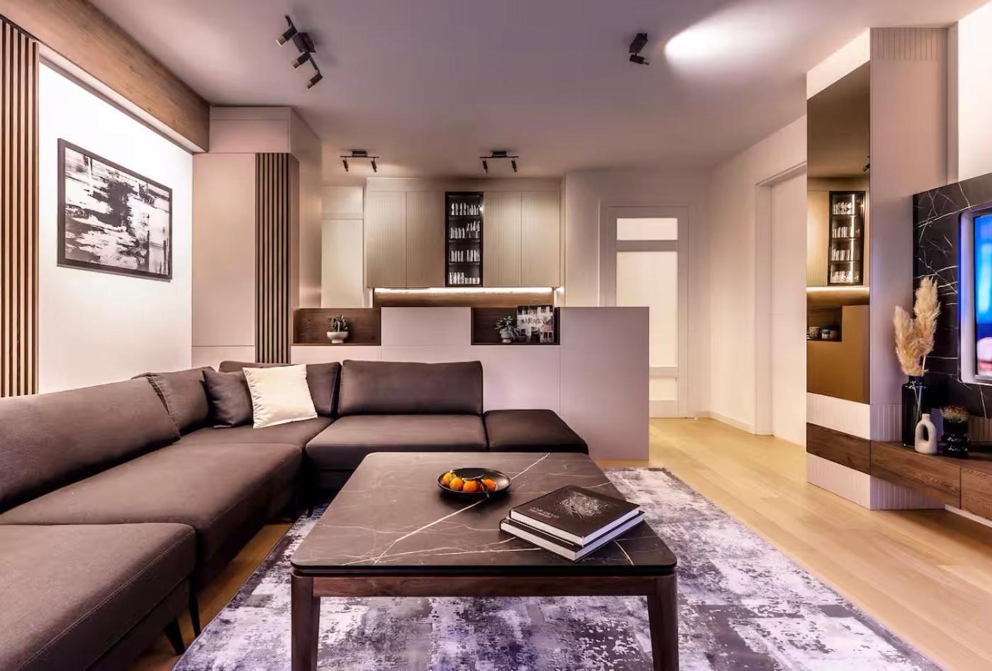 Apartment Prestige Luxury - Prime Location - Private Garage Parking *