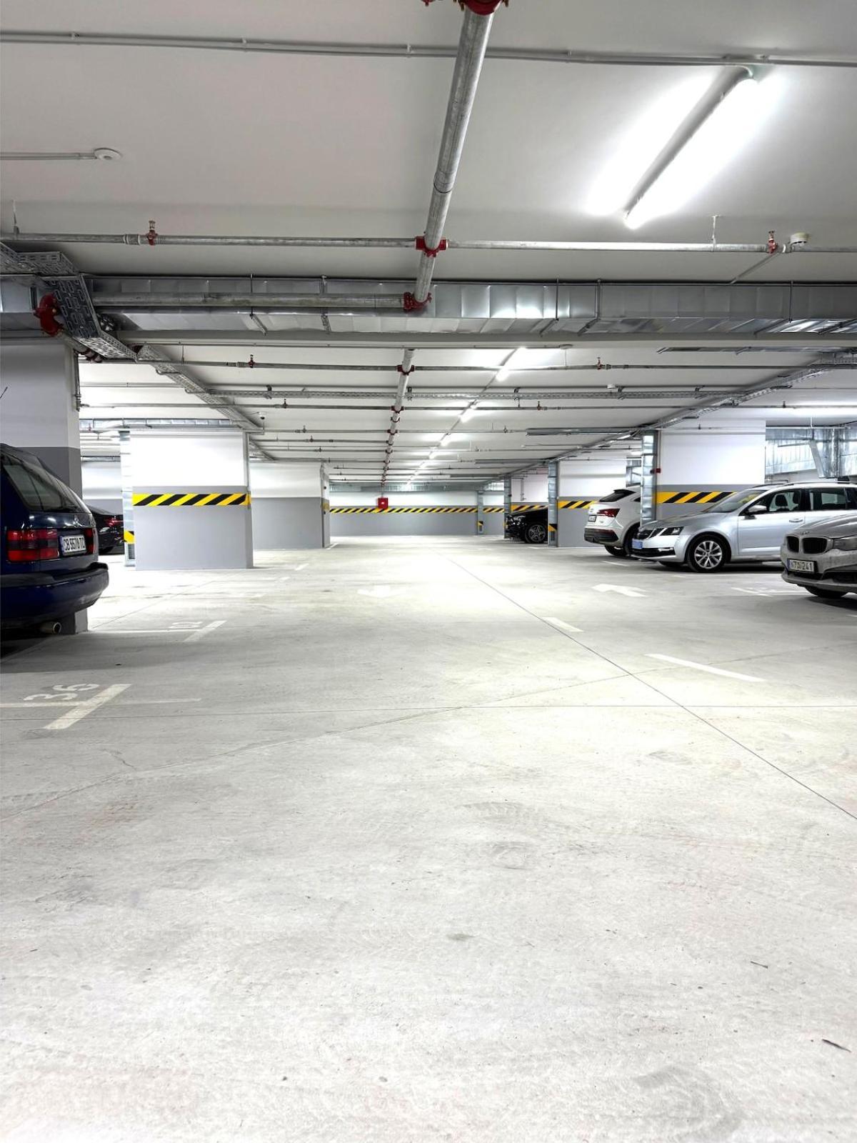 Prestige Luxury - Prime Location - Private Garage Parking Apartment