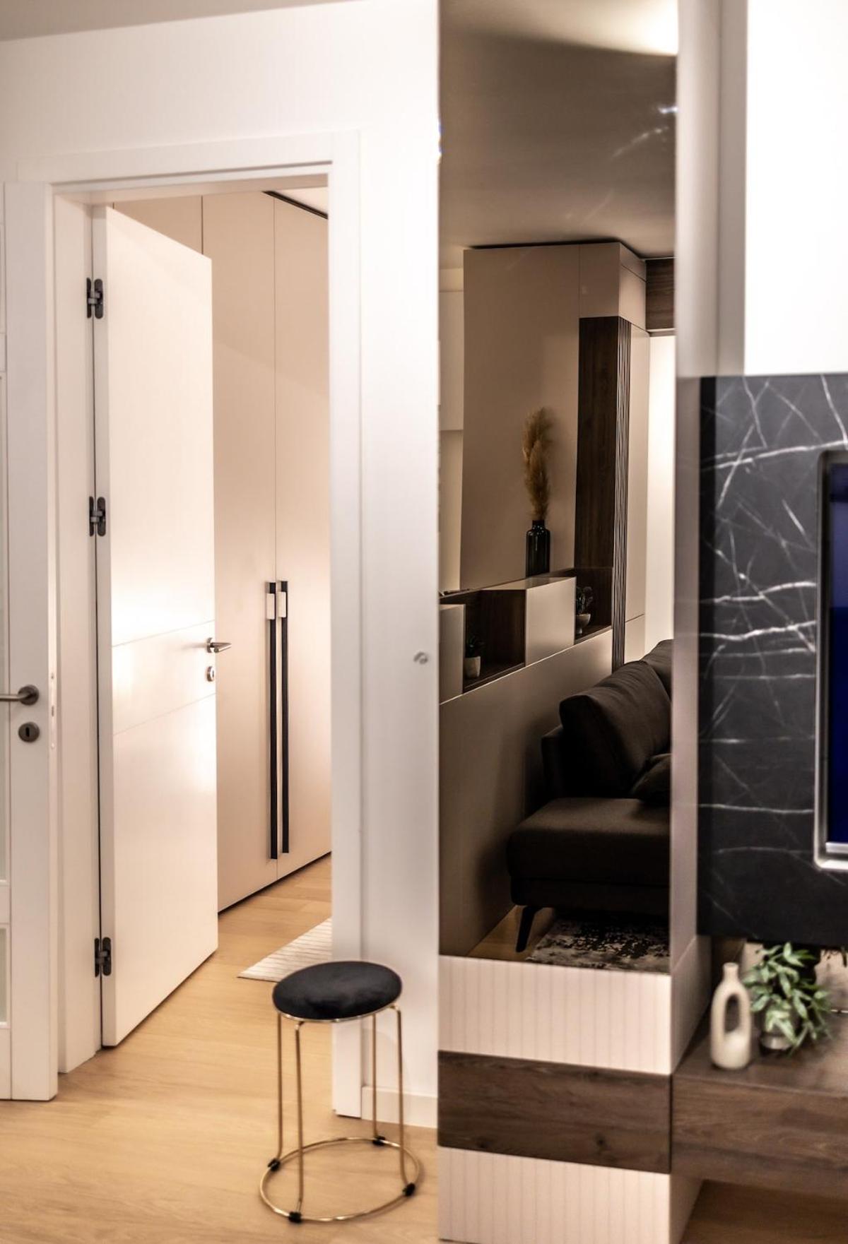Apartment Prestige Luxury - Prime Location - Private Garage Parking