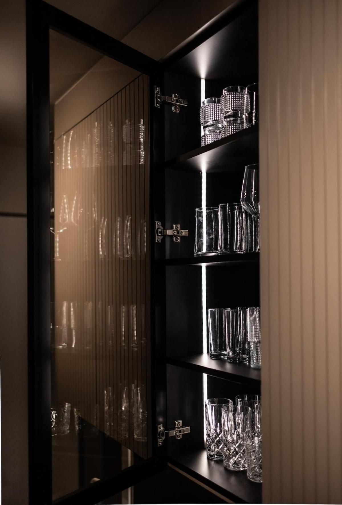 Apartment Prestige Luxury - Prime Location - Private Garage Parking Sarajevo